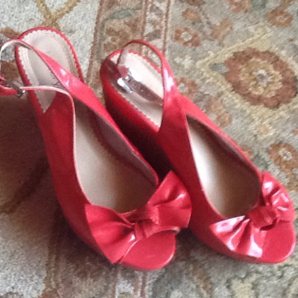 NWT 9W Coral buckle sling bow Patent 👠